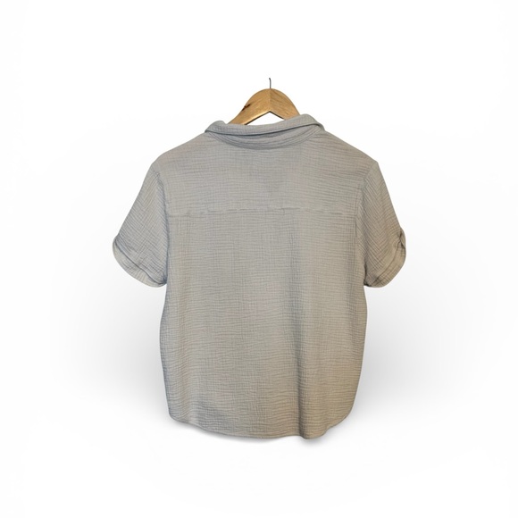 Women’s white button up blouse size L - Picture 2 of 3